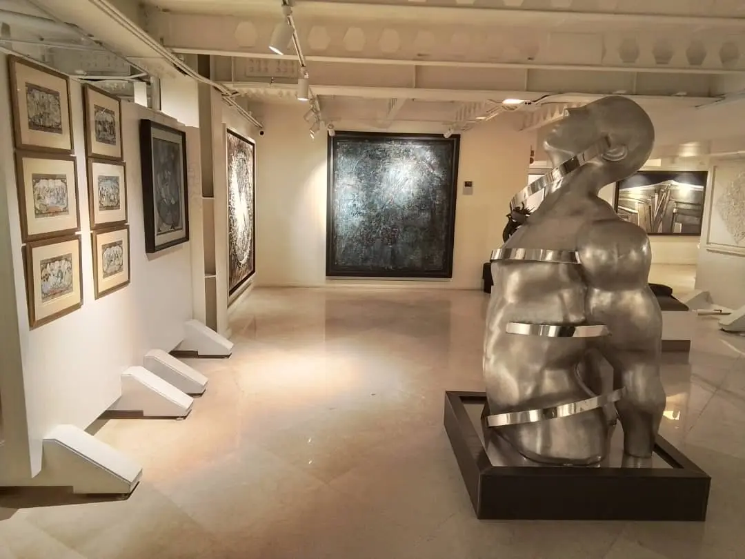 Raha Gallery Collection