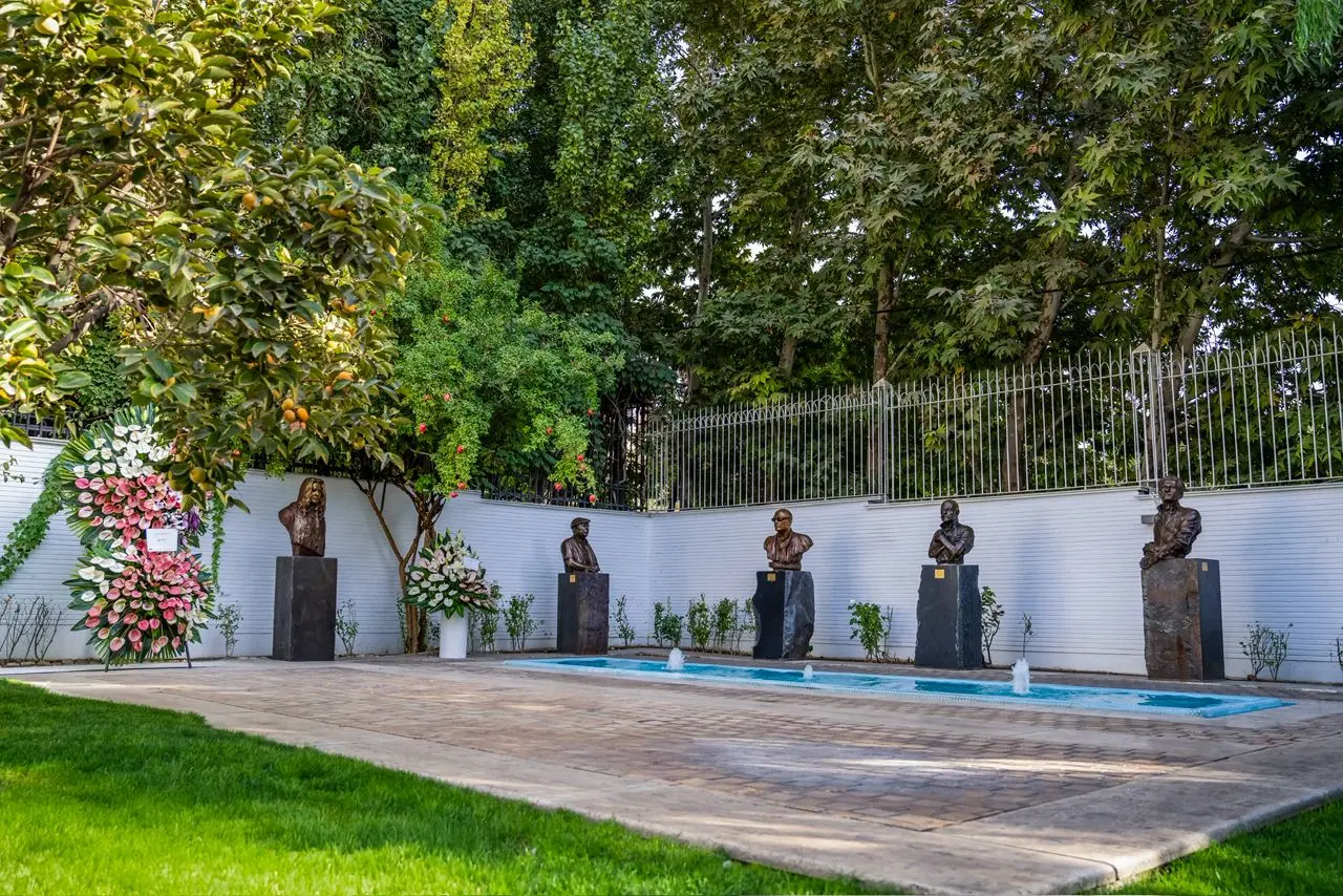 Afshin Pirhashemi Boom Gallery