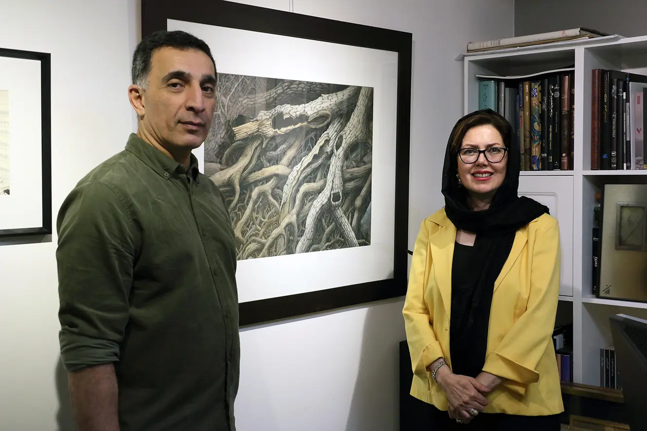 “Crowding” at Mojdeh Art Gallery featuring 15 artists