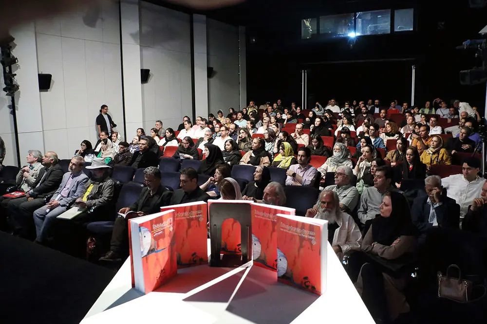 Mehdi Sahabi at the Tehran Museum of Contemporary Art, Curated by Mojdeh Tabatabaei