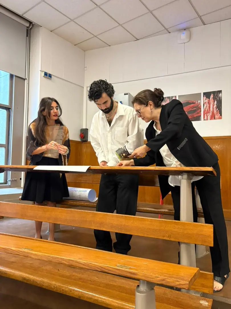 Mojdeh Tabatabaei in Paris