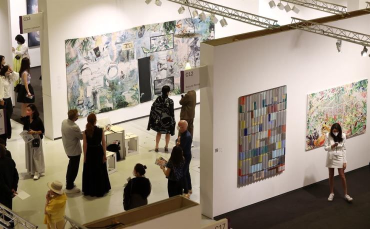 The Essential Guide to Art Fair VIP days for Collectors
