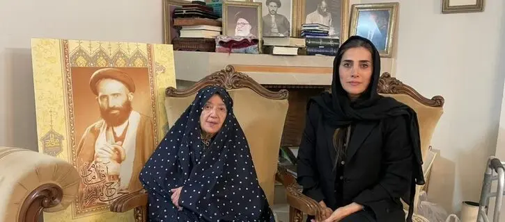 Mahboubeh Kazemi: The Middle East Must Recognize Zinat al-Sadat Emami —
The Third Vertex of the Triangle Formed by Monir Farmanfarmaian and Fakhr-al-Nisa’ Zeid
