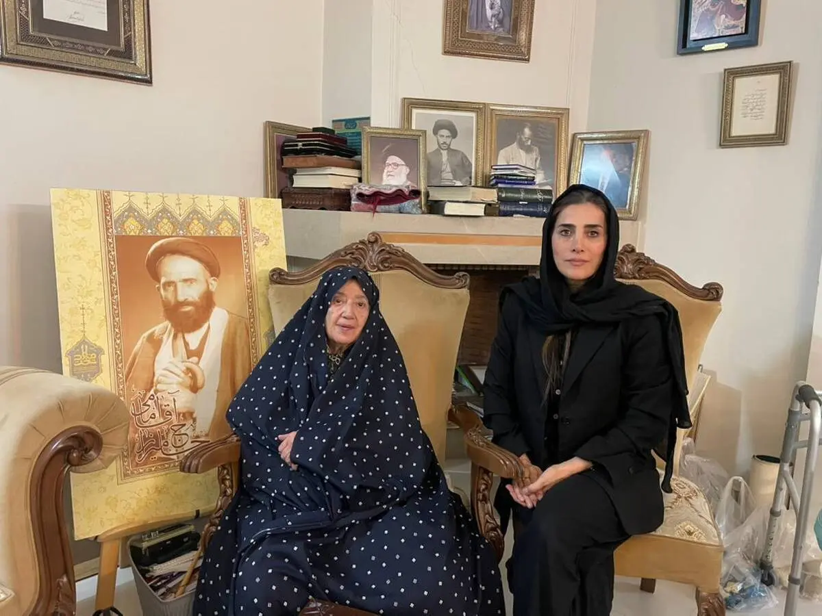 Mahboubeh Kazemi: The Middle East Must Recognize Zinat al-Sadat Emami —
The Third Vertex of the Triangle Formed by Monir Farmanfarmaian and Fakhr-al-Nisa’ Zeid