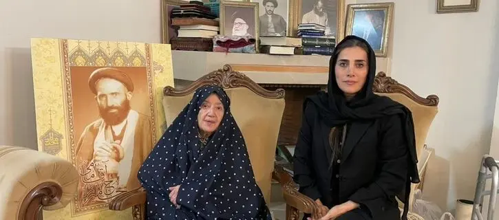 Mahboubeh Kazemi: The Middle East Must Recognize Zinat al-Sadat Emami —
The Third Vertex of the Triangle Formed by Monir Farmanfarmaian and Fakhr-al-Nisa’ Zeid