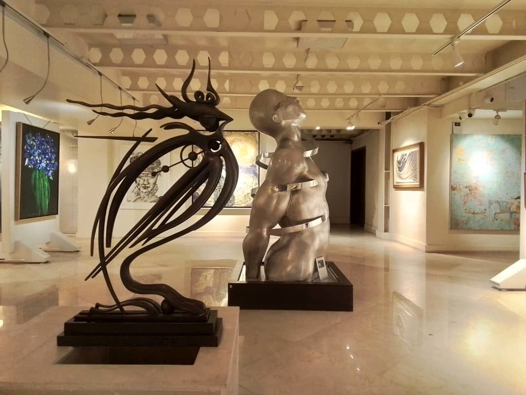 Explore the Raha Gallery Collection / Photos