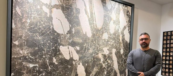 Salman Moghadasi’s Artwork Sells for $11,000 at Tehran Auction