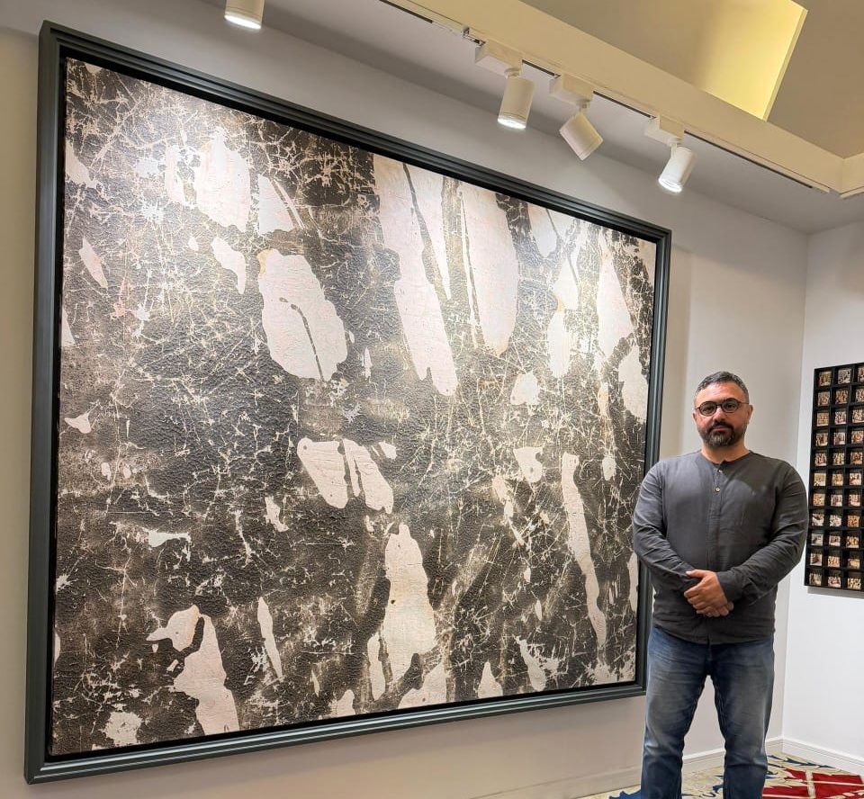 Salman Moghadasi’s Artwork Sells for $11,000 at Tehran Auction