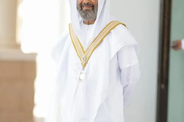 In the presence of Sheikh Mohammed bin Rashid, Sheikh Mansour honoured ...