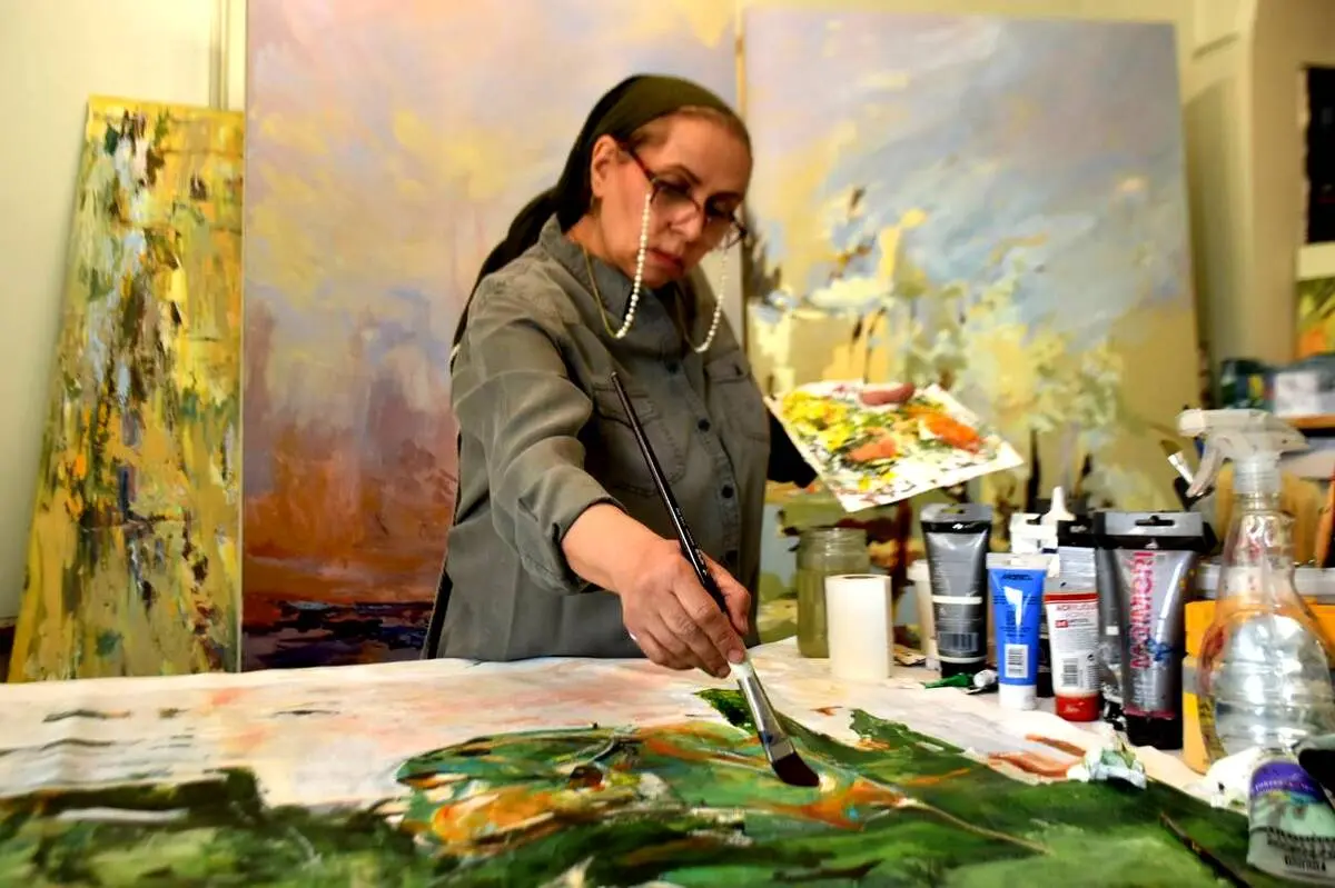 Salimeh Motamedi and Her Expressive Abstraction