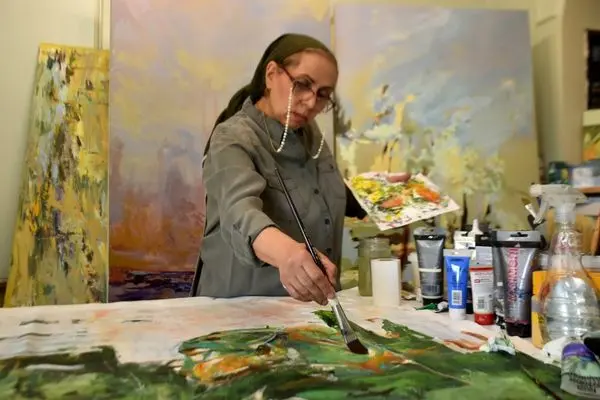 Salimeh Motamedi and Her Expressive Abstraction