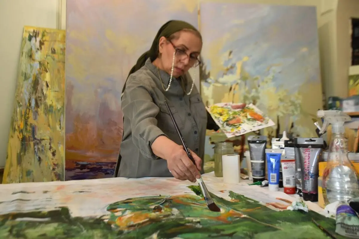 Salimeh Motamedi and Her Expressive Abstraction