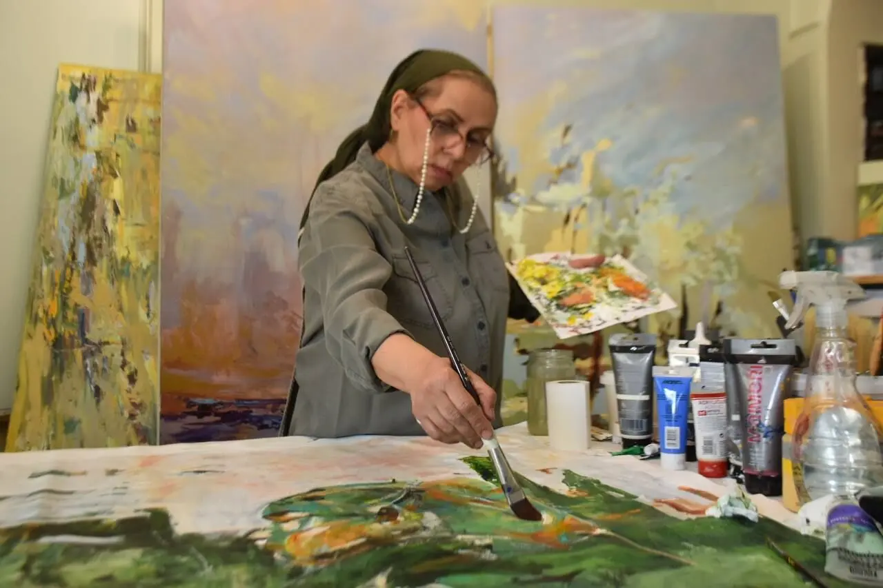 Salimeh Motamedi and Her Expressive Abstraction