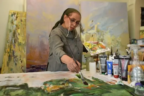 Salimeh Motamedi and Her Expressive Abstraction