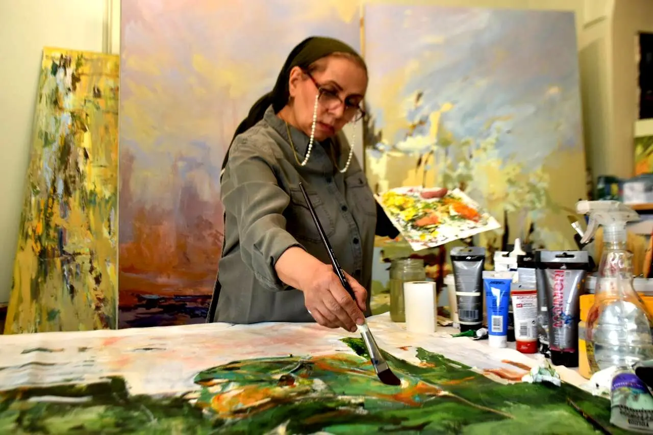 Salimeh Motamedi and Her Expressive Abstraction