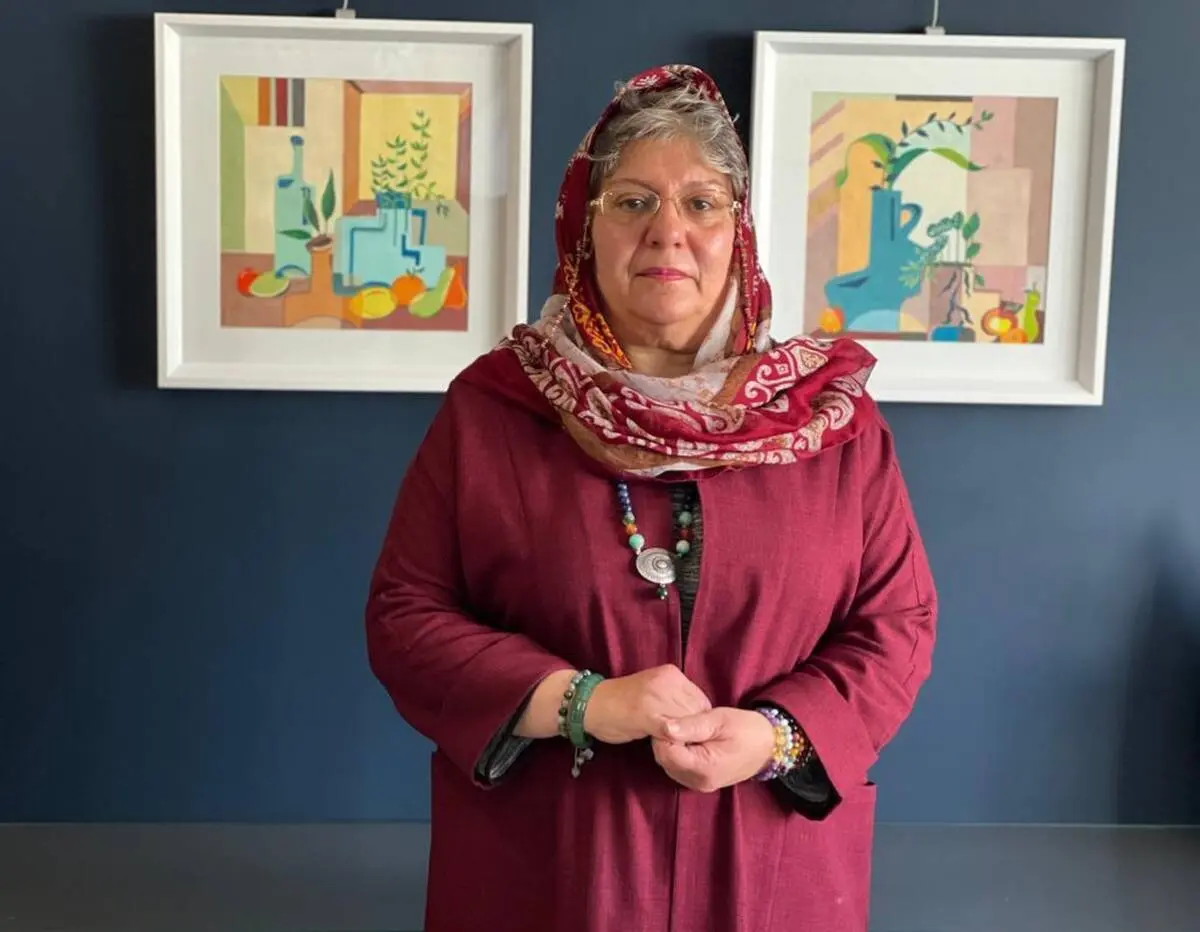 Farahnaz Hamedanizadeh with Gouache Vesta colors in Vesta color