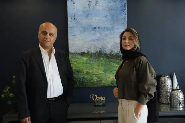Hamidreza Shafiei; Farnaz Rezaei's Poetic Abstract