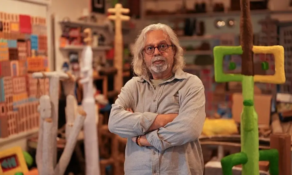 A glimpse into the installation of 'Between Sunrise and Sunset' by Mohamed Ahmed Ibrahim