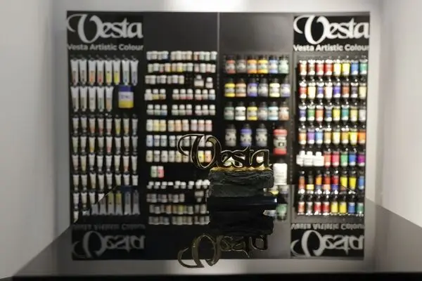 Vesta Color at the First Tehran Art Fair / Video