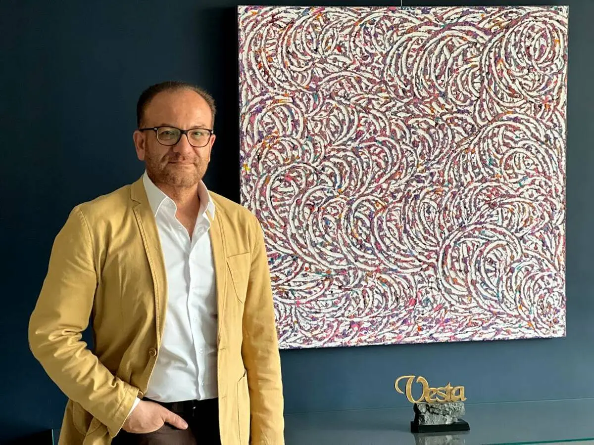 Behdad Najafi and the Waves of Color with Vesta