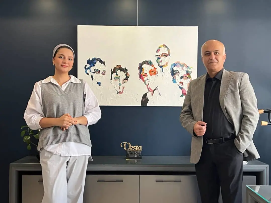 Fardokht Kiaeimehr's Painting of Identity; Hamidreza Shafiei