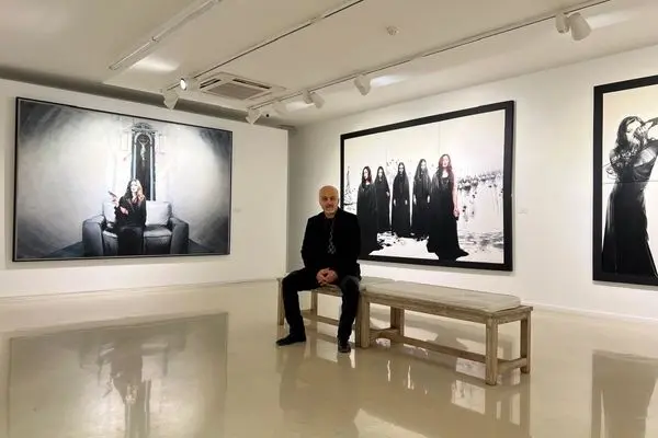 Hamidreza Shafiei and the Distinctive Women in the Paintings of Afshin Pirhashemi at Boom Gallery, Tehran