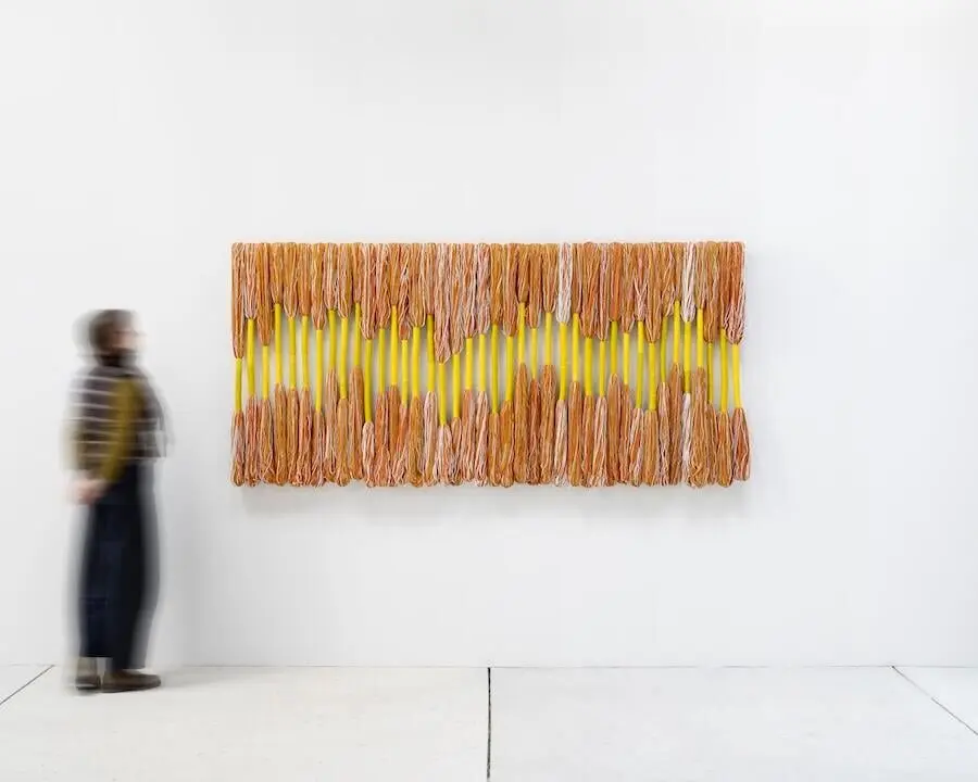 Sheila Hicks Contained Energy, 2026 Linen 40 elements 110 x 250 cm 43 1/4 x 98 3/8 in. (SH3530) Courtesy of the artist and galerie frank elbaz Photo : Claire Dorn