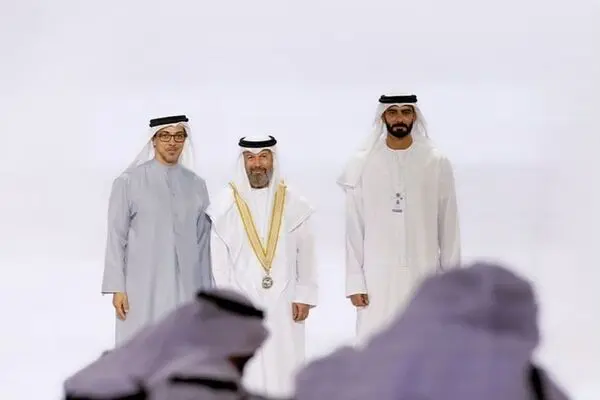 In the presence of Sheikh Mohammed bin Rashid, Sheikh Mansour honoured ...