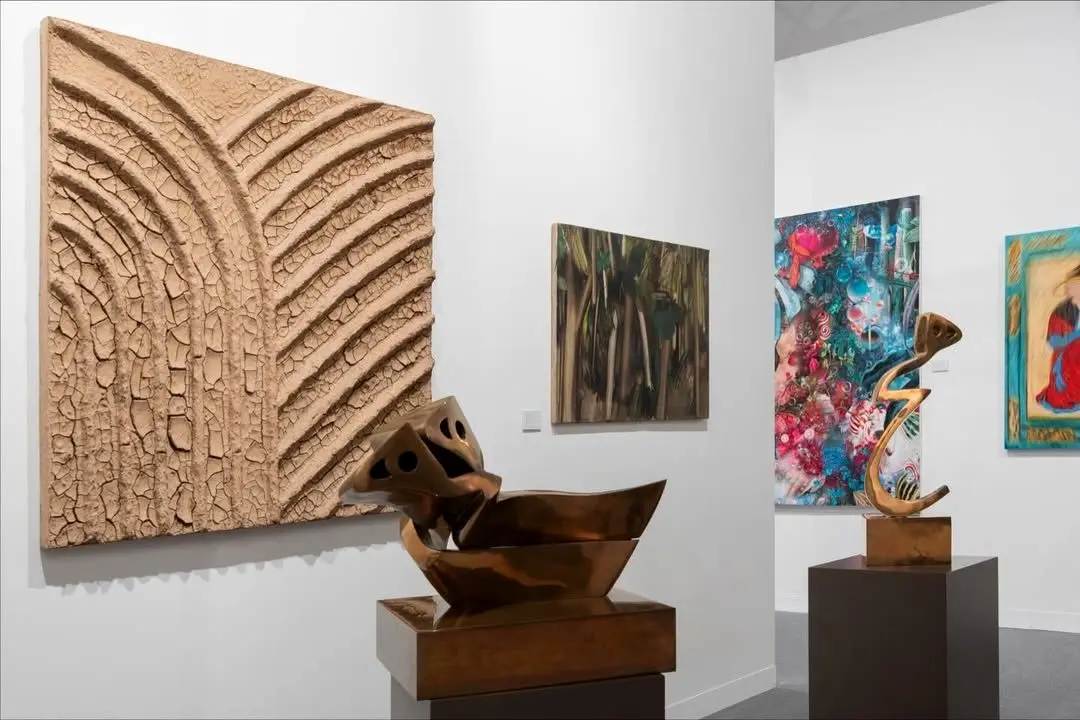 From Parviz Tanavoli to Monir Shahroudy Farmanfarmaian: Leila Heller Gallery unveils a diverse selection of works at Abu Dhabi Art 2025