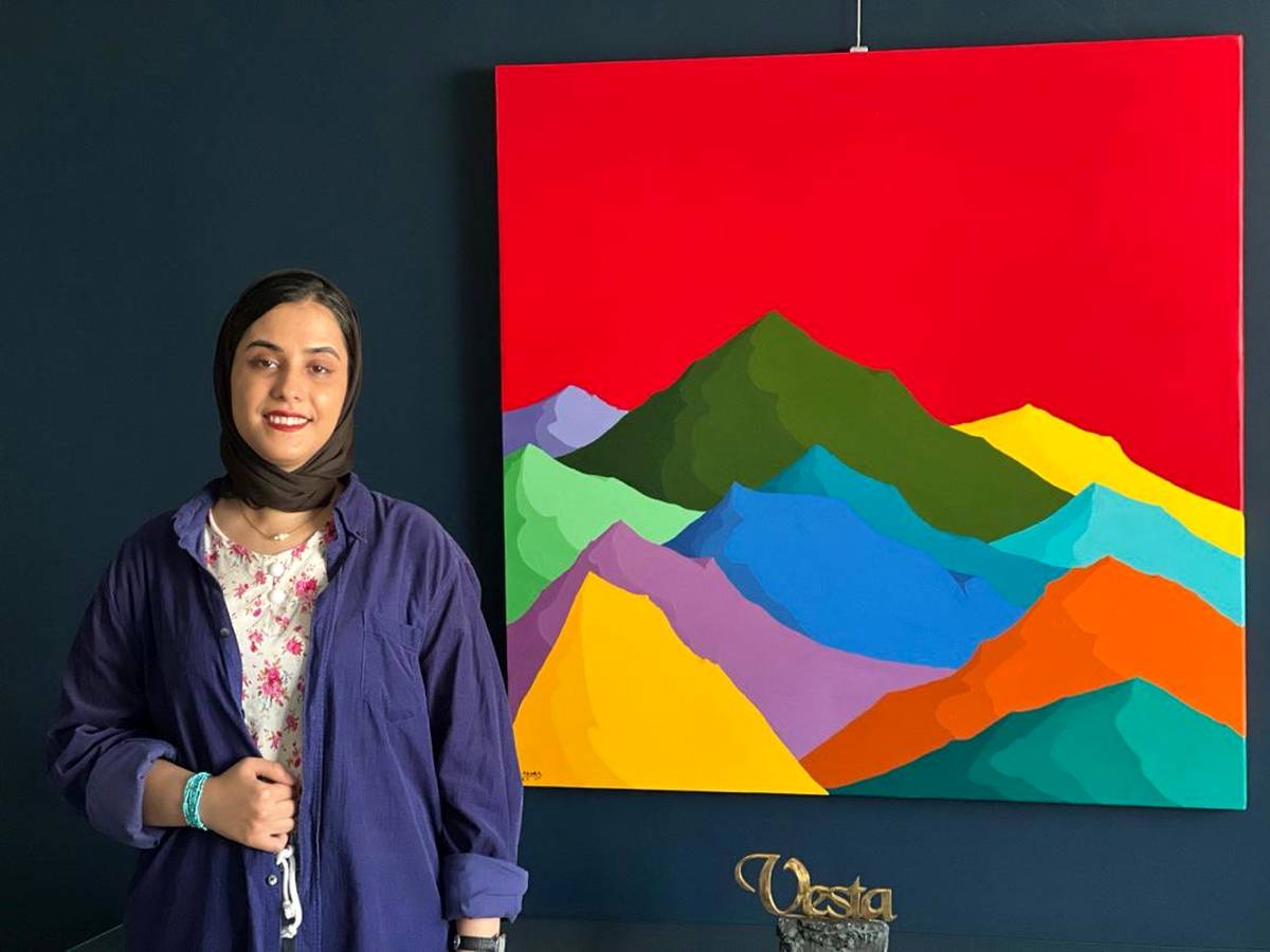Rezvan Yaraei and Her Vivid Mountains with Vesta Color