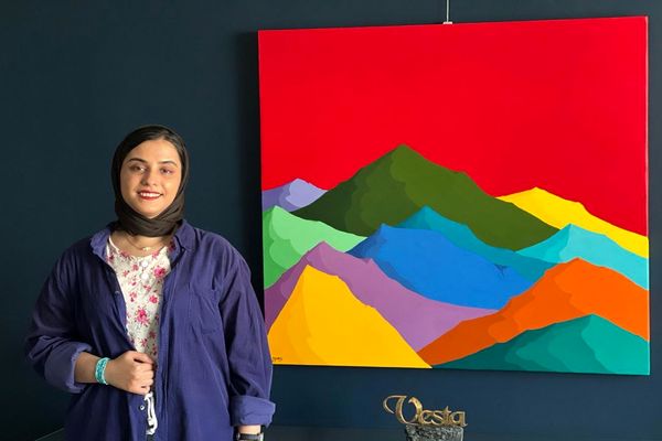 Rezvan Yaraei and Her Vivid Mountains with Vesta Color