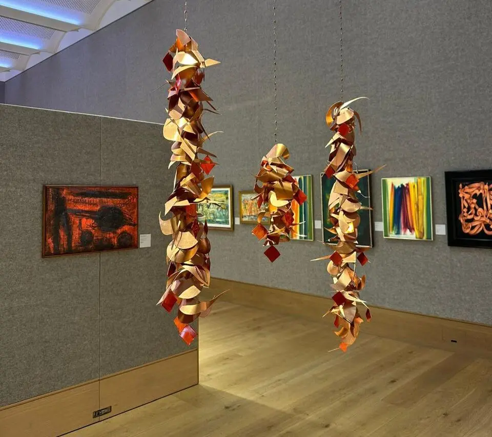 Bonhams London to Auction 99 Works from Eight Middle Eastern Countries / Exclusive Photos from the London Preview Exhibition