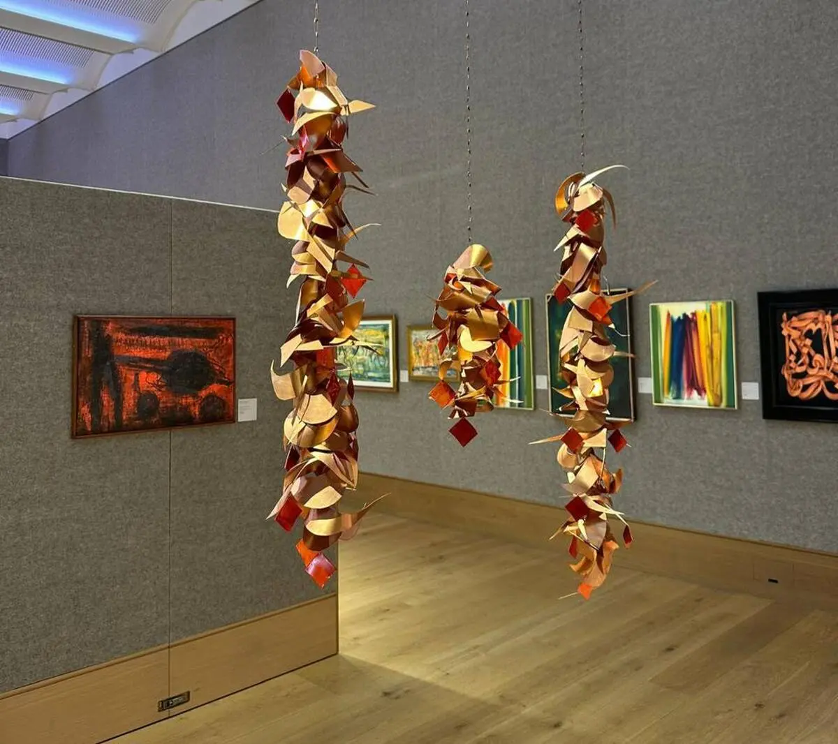 Bonhams London to Auction 99 Works from Eight Middle Eastern Countries / Exclusive Photos from the London Preview Exhibition
